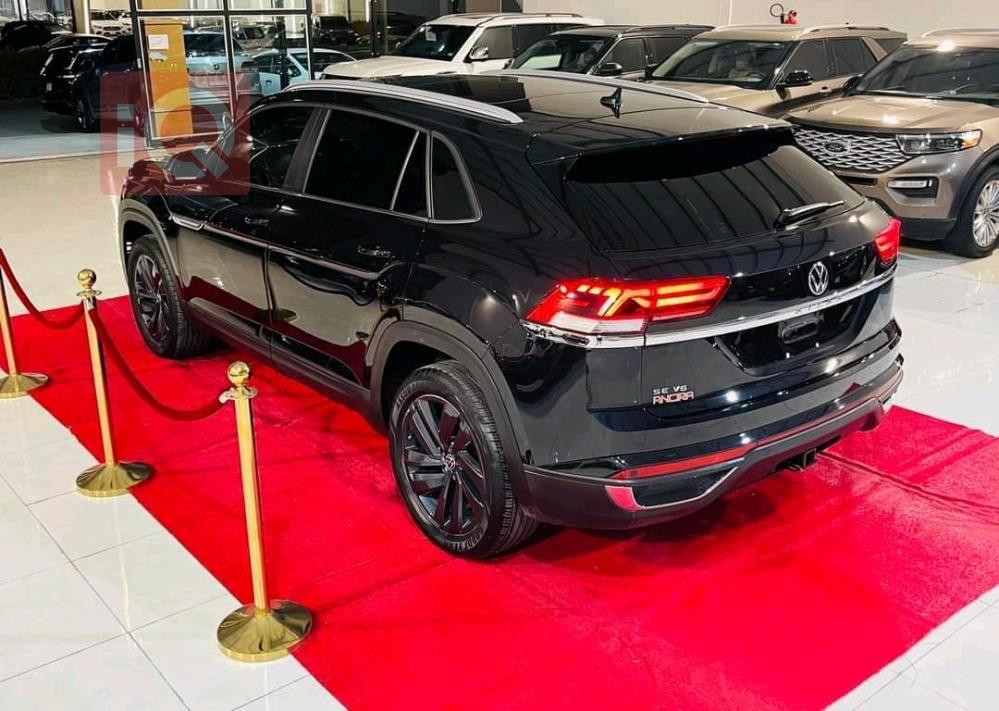 ڤۆڵکسواگن ئەتڵەس کرۆس سپۆرت